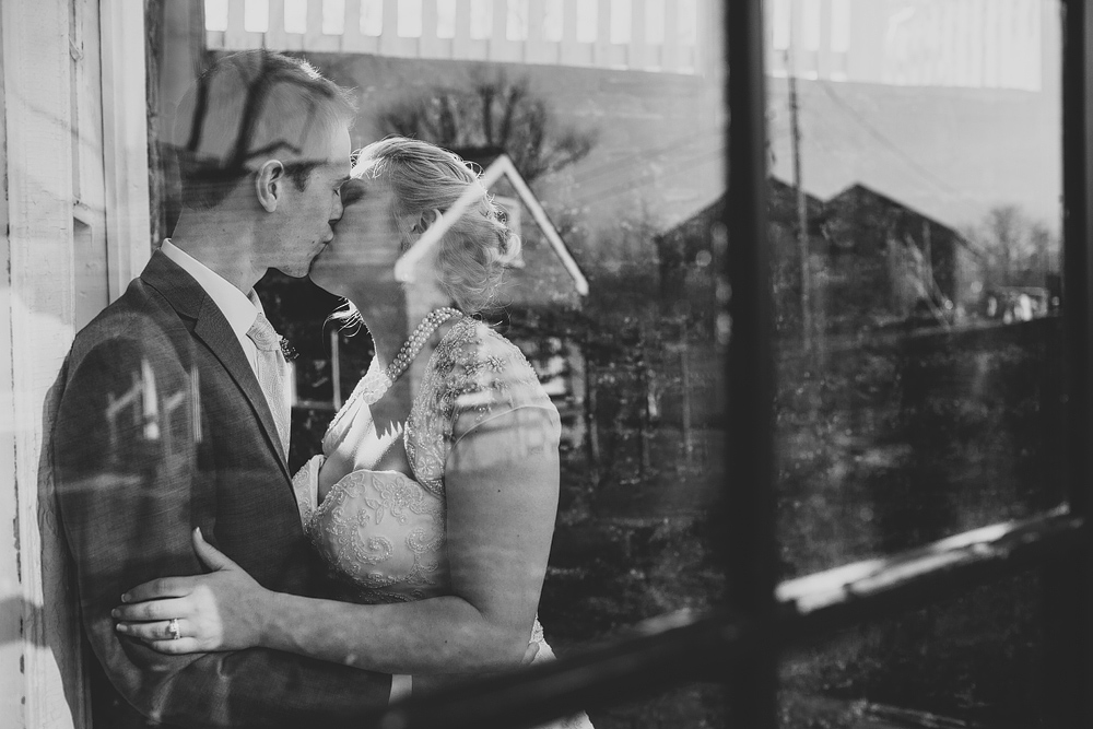 Pittsburgh-Wedding-Photographer-Alesia-Seth-Wedding059
