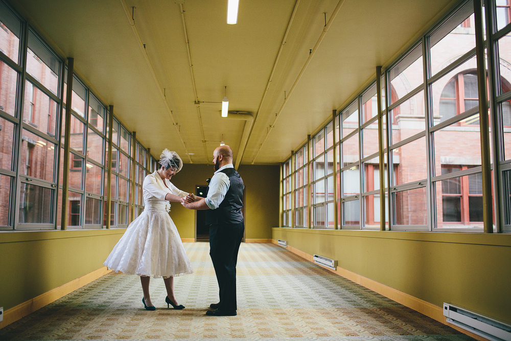 Pittsburgh-Wedding-Photographer-Kristi-Charles-Wedding013