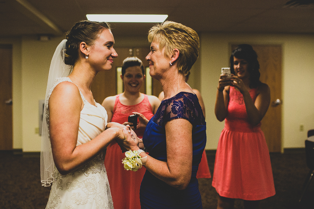 Pittsburgh-Wedding-Photographer-Kaitlin-Blake-Wedding024