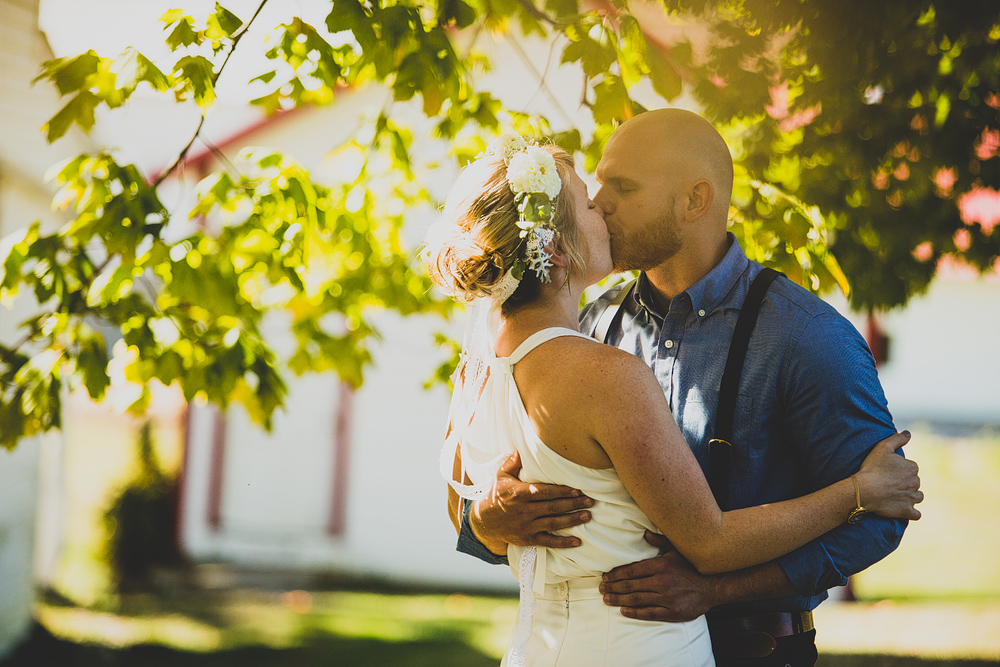 Pittsburgh-Wedding-Photographer-Thistlethwaite Vineyards