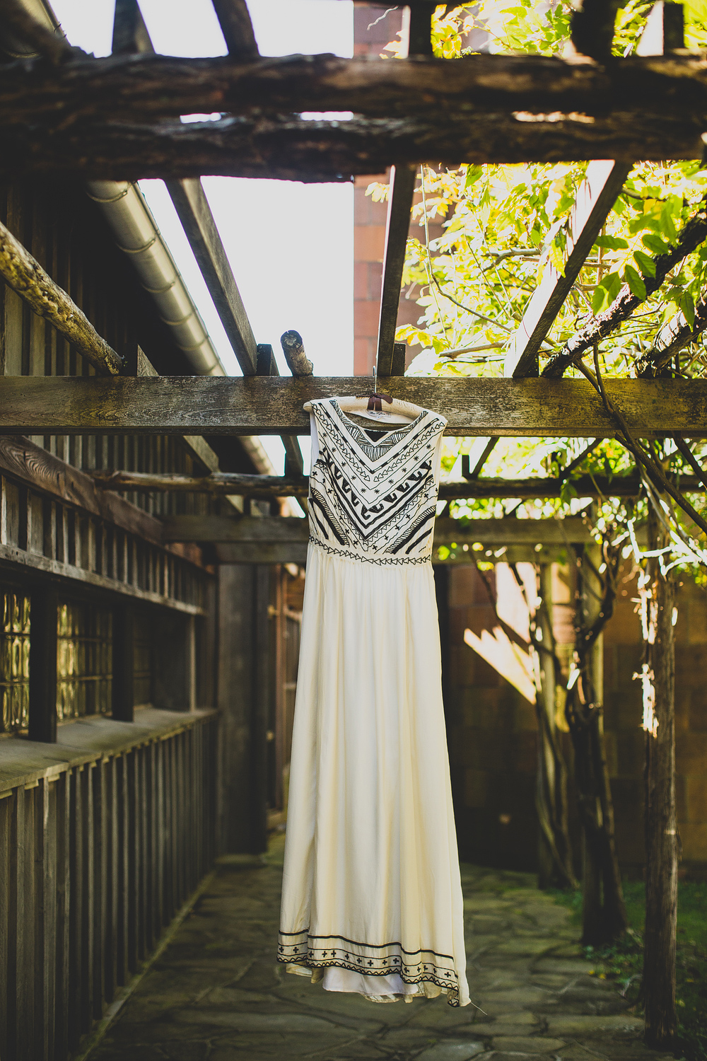 Pittsburgh-Wedding-Photographer-barn-at-falling-water