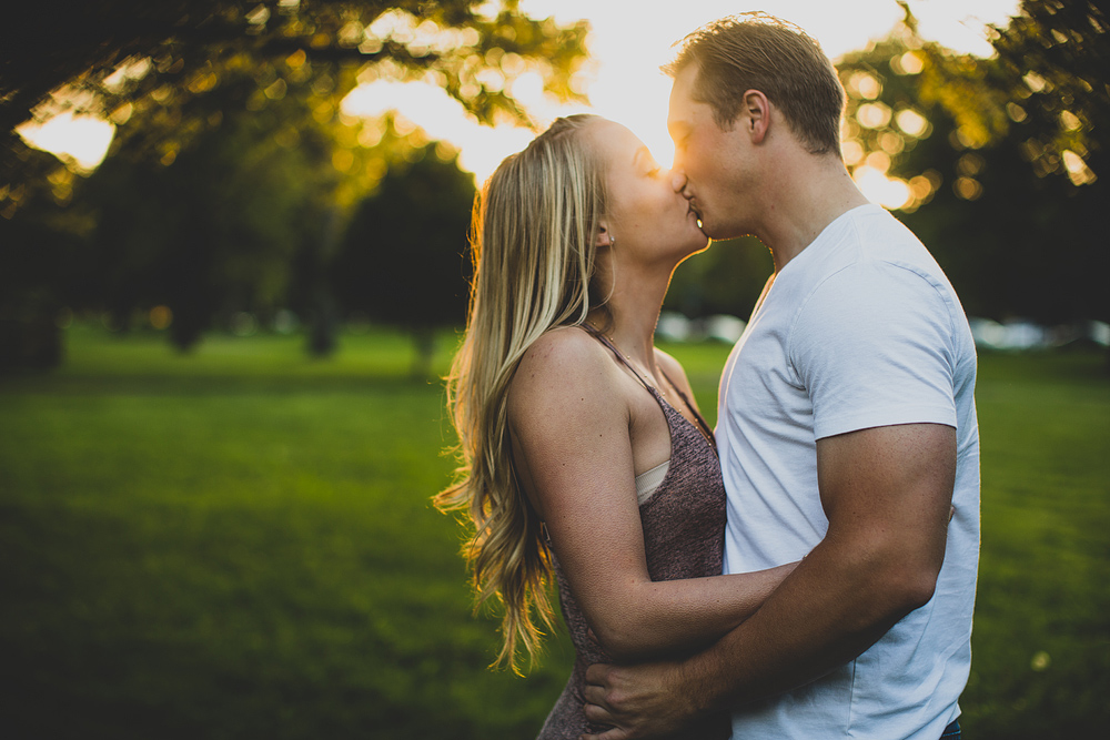 Pittsburgh-Wedding-Photographer-Cassandra-Shane-Engagement025