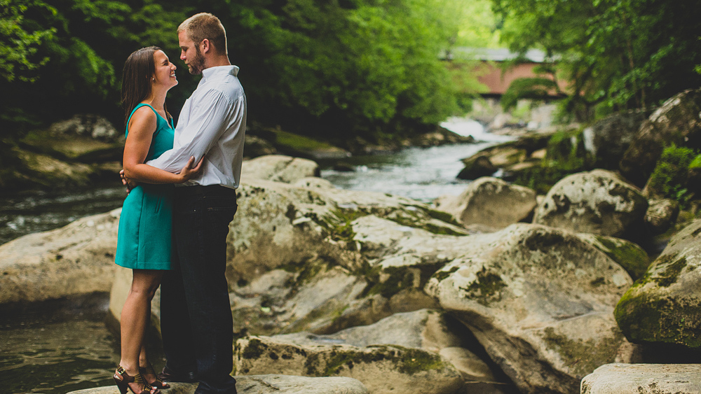 Pittsburgh-Wedding-Photographer-Liz-Jess-Engagement005