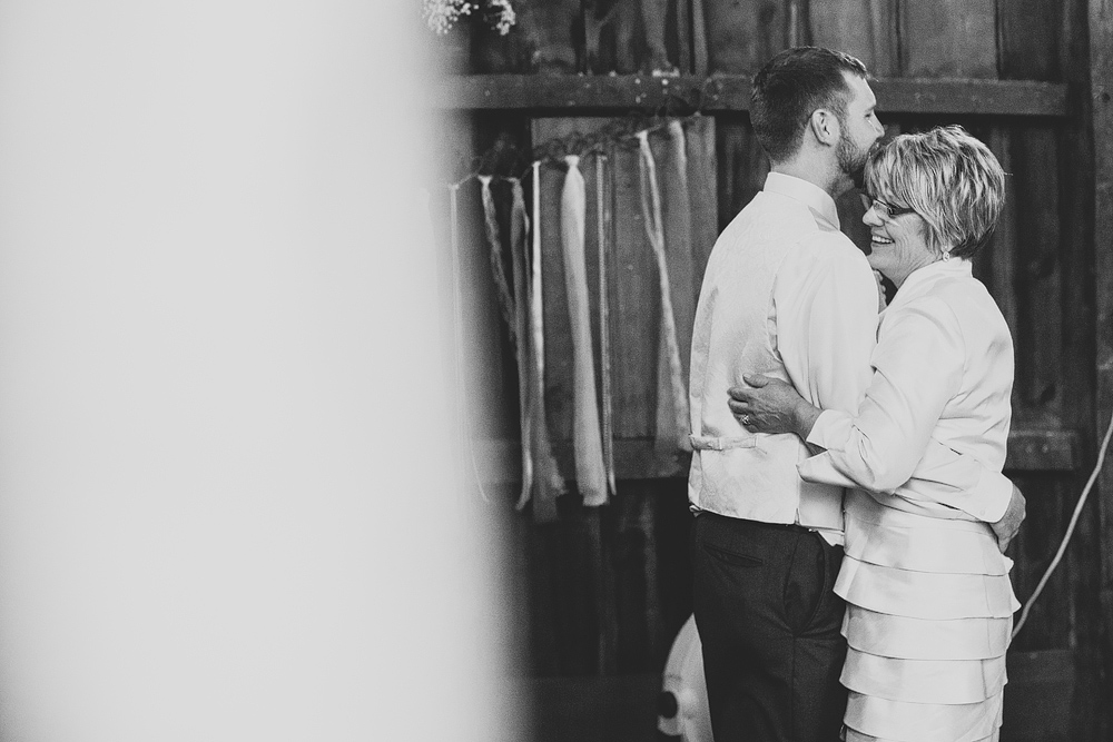 Pittsburgh-Wedding-Photographer-kara-colin-wedding097