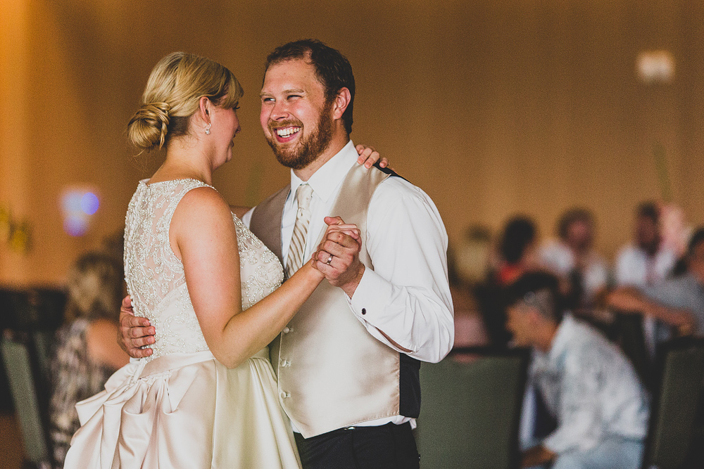 Pittsburgh-Wedding-Photographer-Maura-Josh-slippery-rock