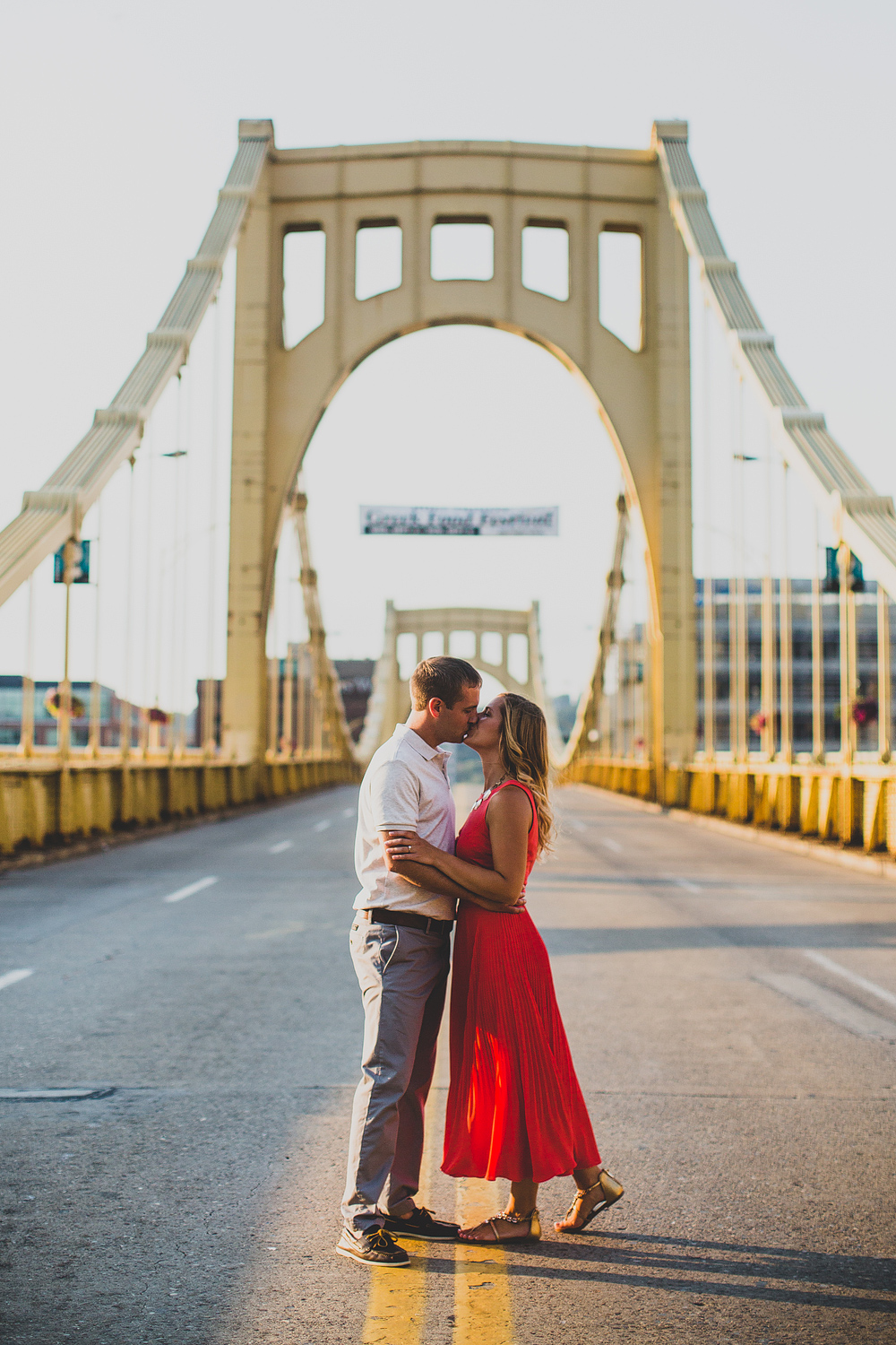 Pittsburgh-Wedding-Photographer-Maura-Josh-downtown-pittsburgh