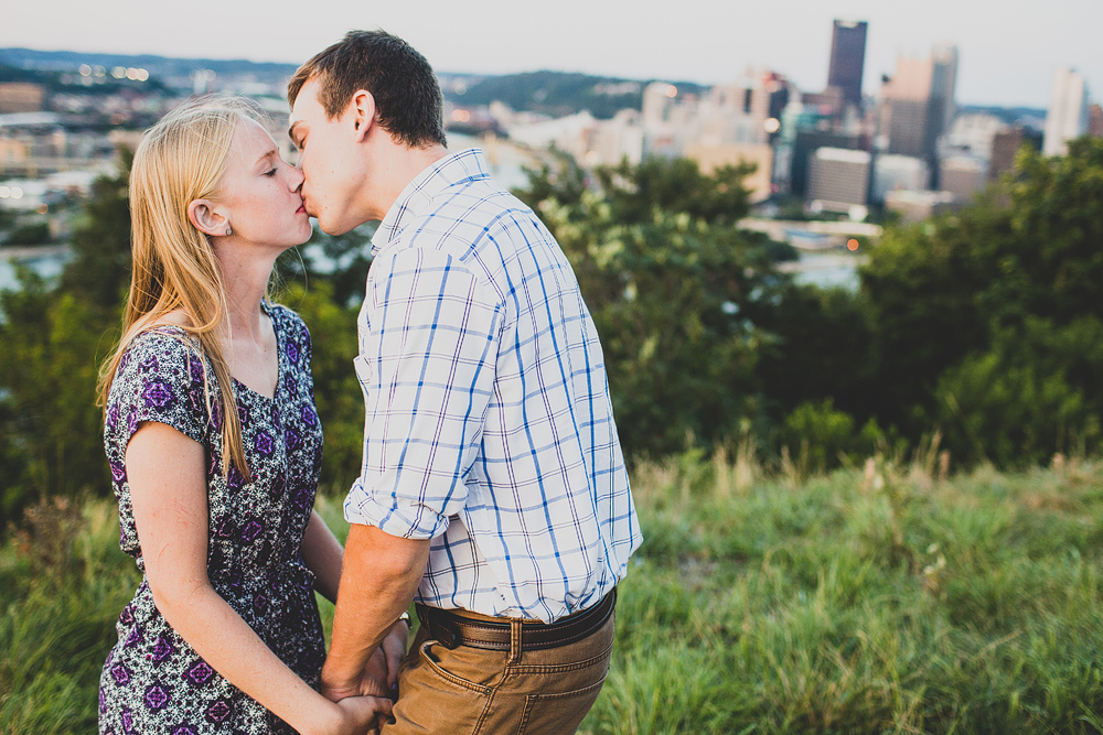 Pittsburgh-Wedding-Photographer-Maura-Josh-mt-washington