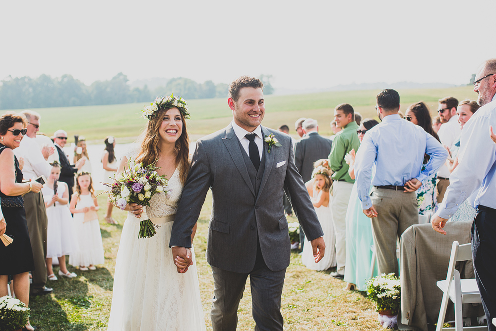Pittsburgh-Wedding-Photographer-Amanda-Matt-white-barn