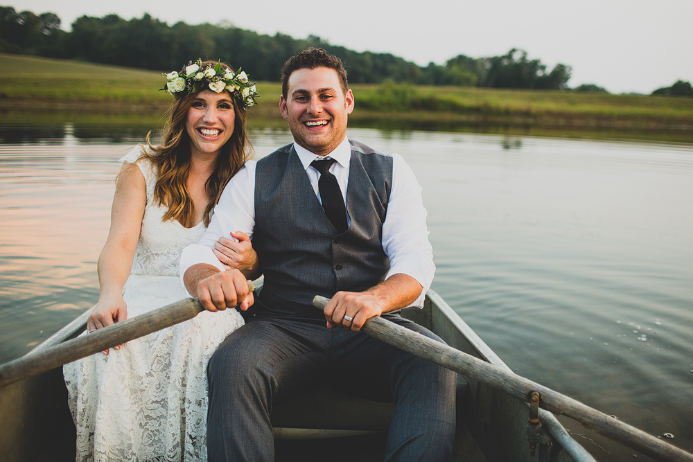 Pittsburgh-Wedding-Photographer-Amanda-Matt-white-barn