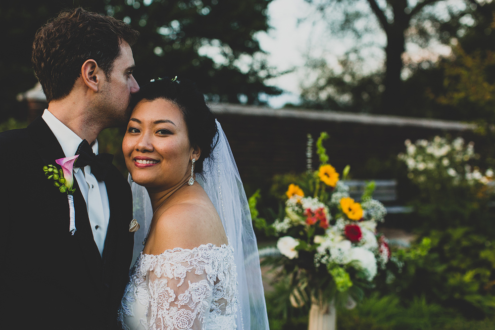 Pittsburgh-Wedding-Photographer-walled-garden